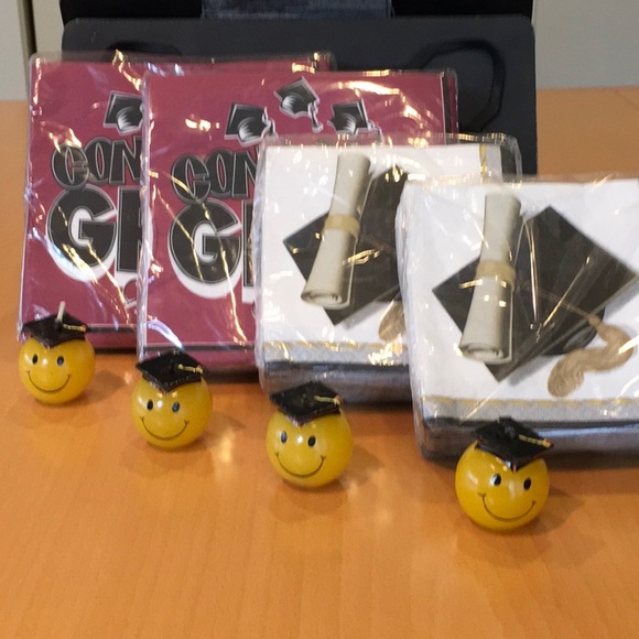 Graduation Bundle - Photo Frame, Candles, Napkins - Picture 2 of 12